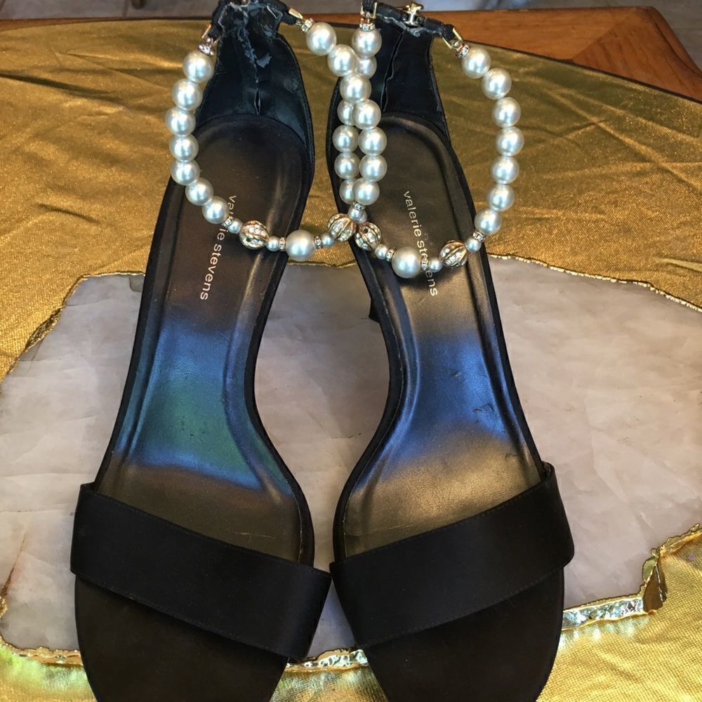 Valerie’s Pearl Cuff Heels!